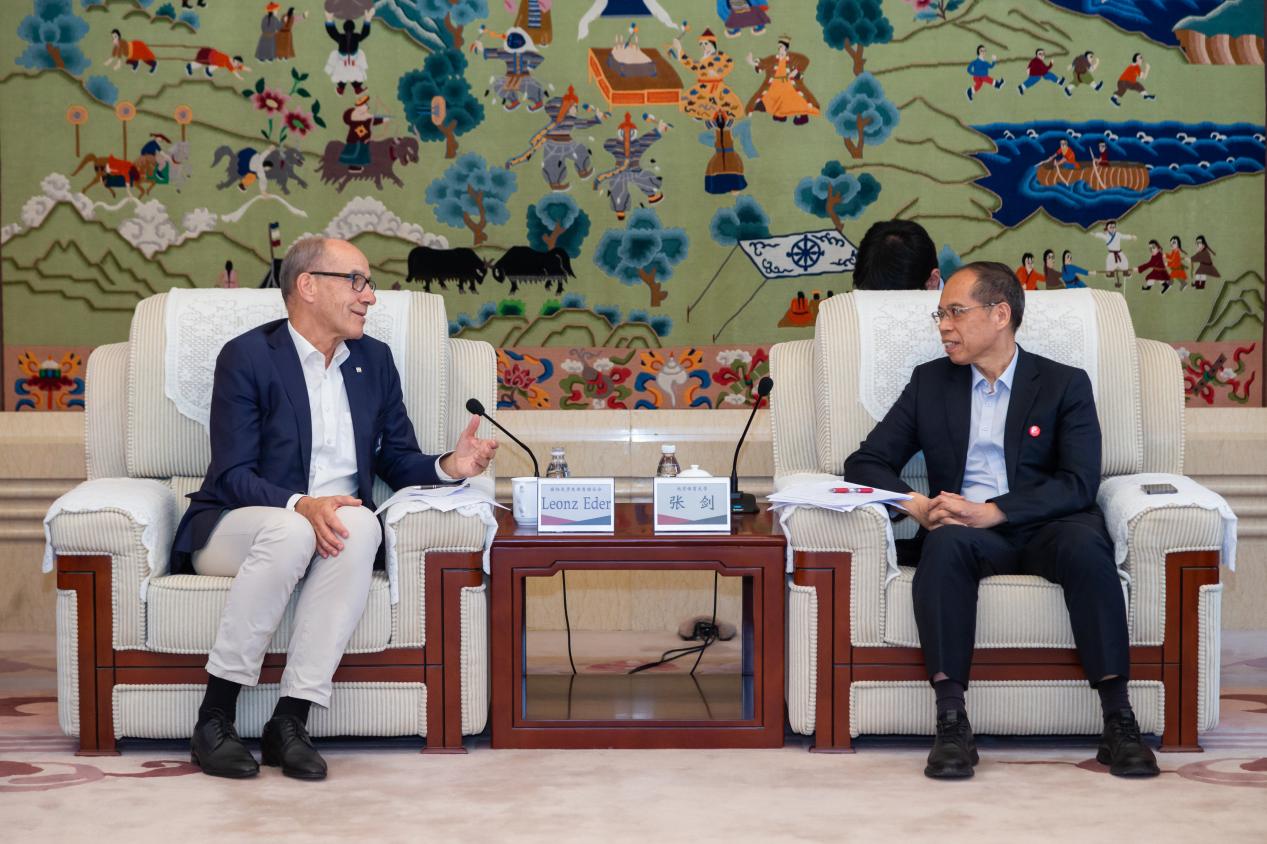 4540d2a632d248d38233d9d1f6f72939